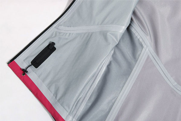 沖鋒衣廠家：脫膠了的沖鋒衣怎么辦？如何處理？